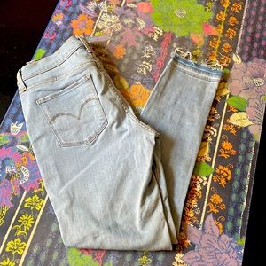 Levi shaping skinny jeans